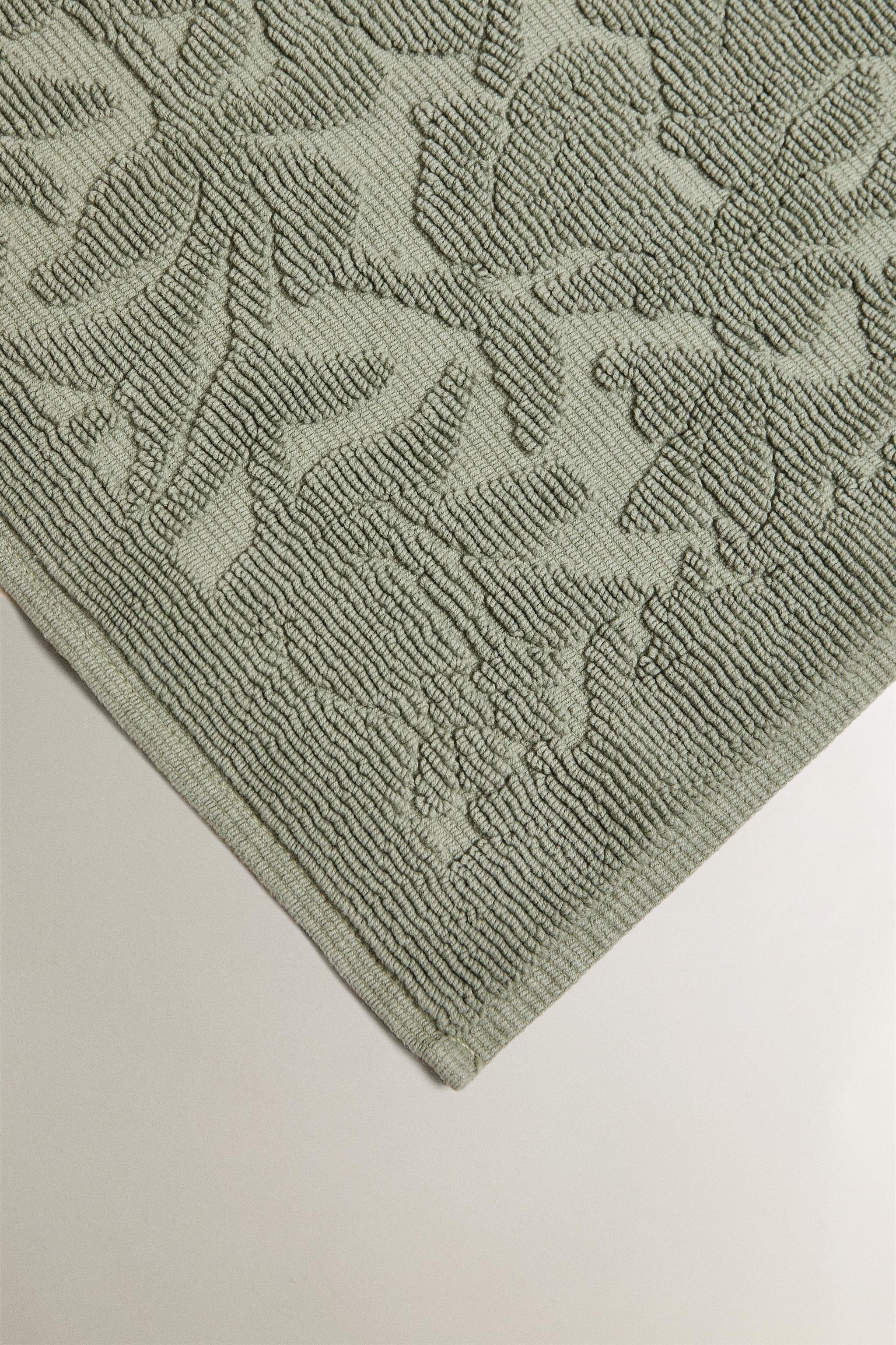 COTTON JACQUARD BATH MAT